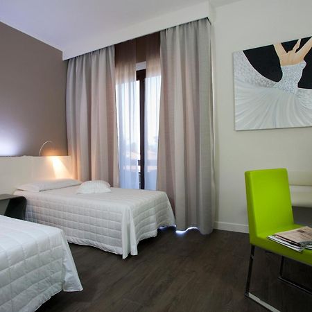 Hotel Desenzano Desenzano del Garda Luaran gambar