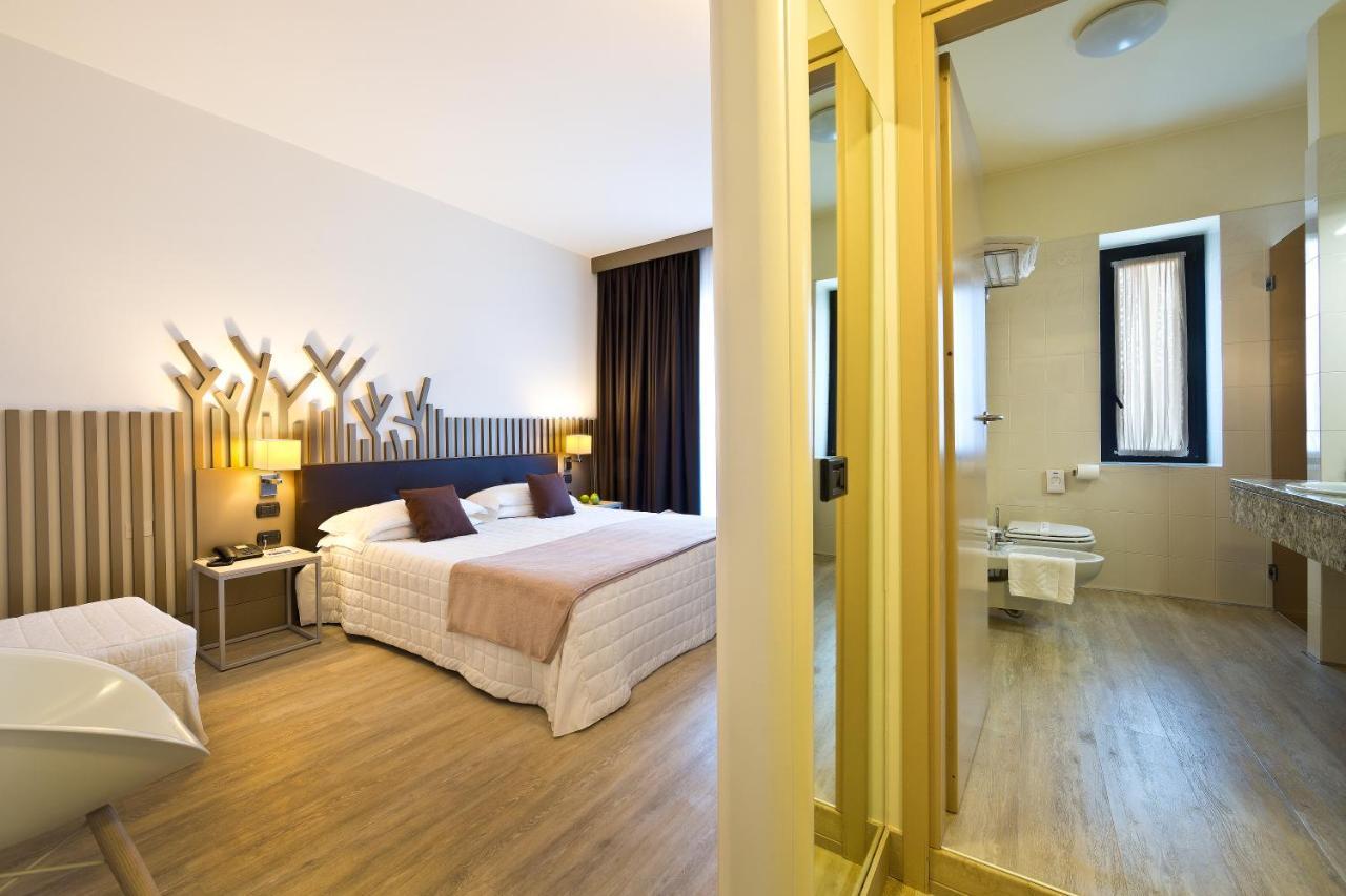Hotel Desenzano Desenzano del Garda Luaran gambar
