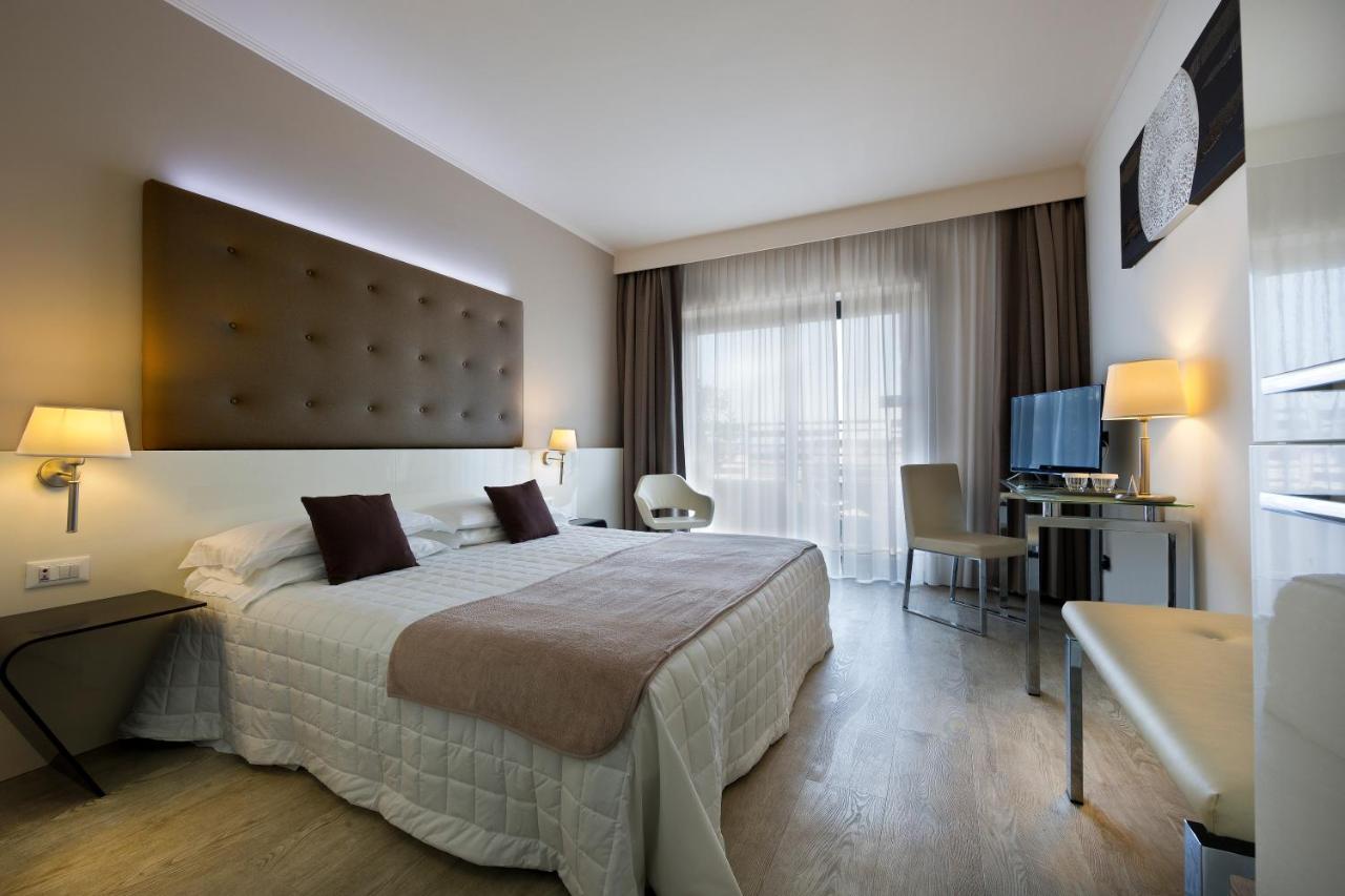 Hotel Desenzano Desenzano del Garda Luaran gambar
