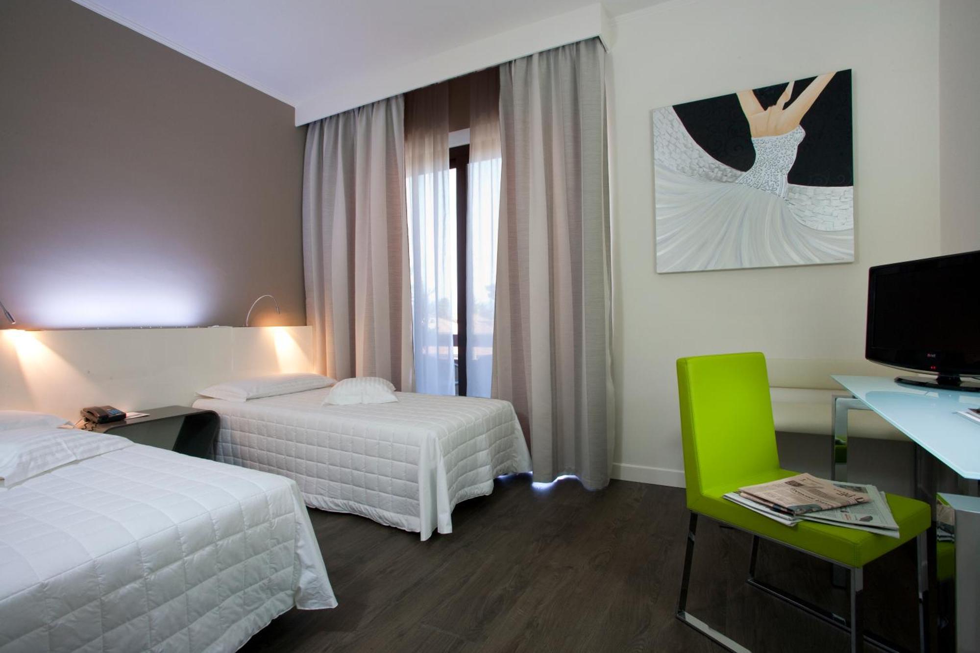 Hotel Desenzano Desenzano del Garda Luaran gambar