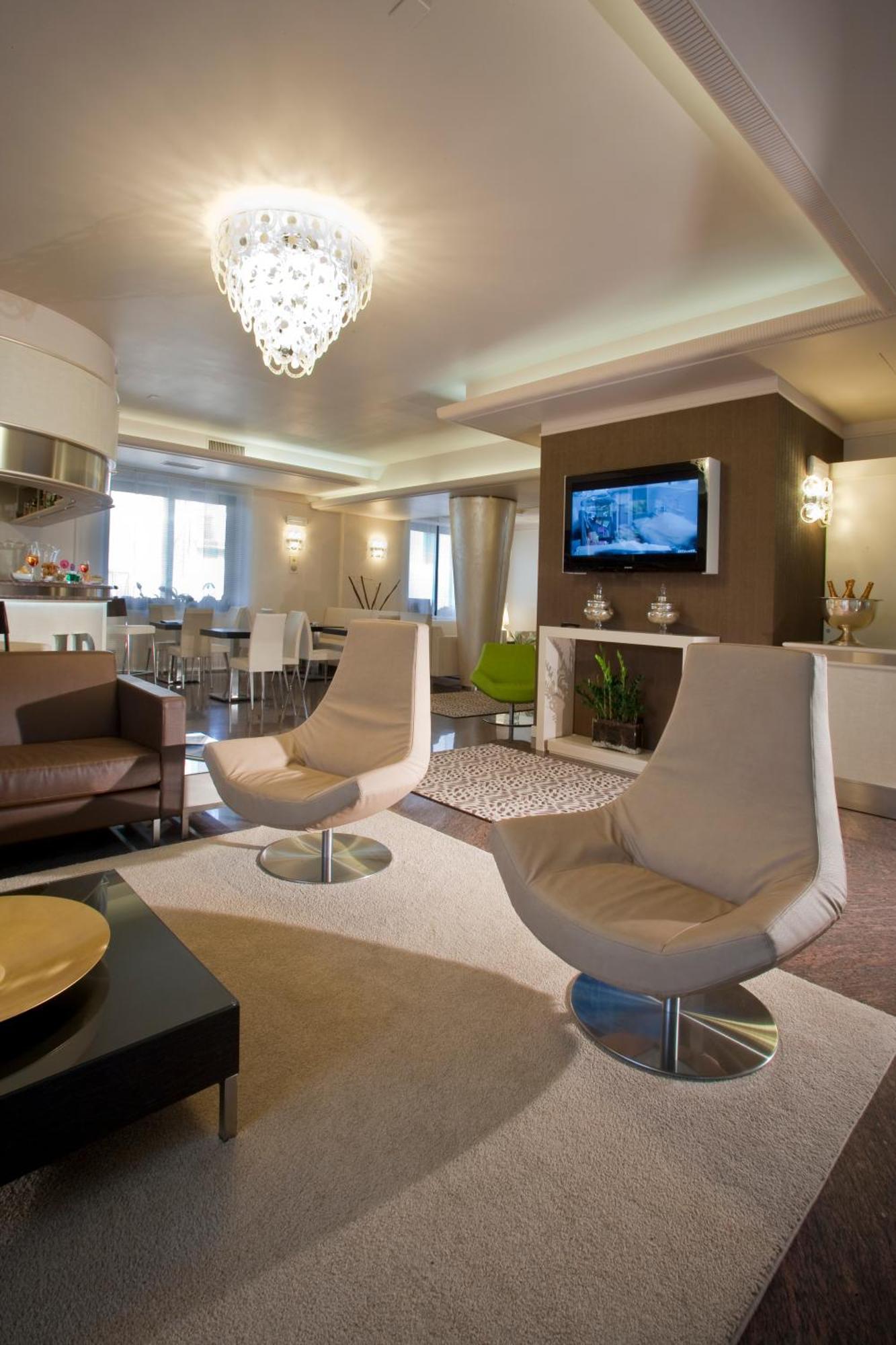 Hotel Desenzano Desenzano del Garda Luaran gambar