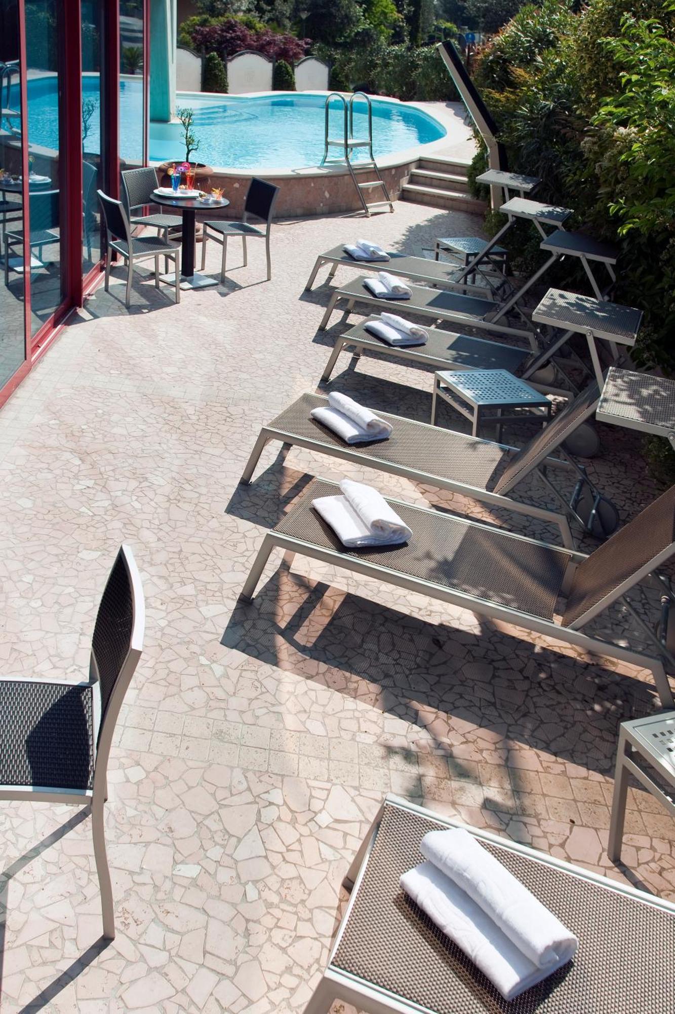 Hotel Desenzano Desenzano del Garda Luaran gambar