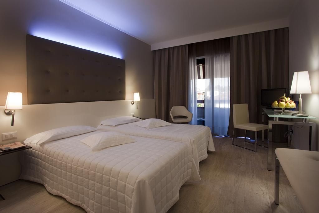 Hotel Desenzano Desenzano del Garda Bilik gambar